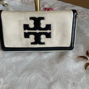 Tory Burch Black and White Wallet